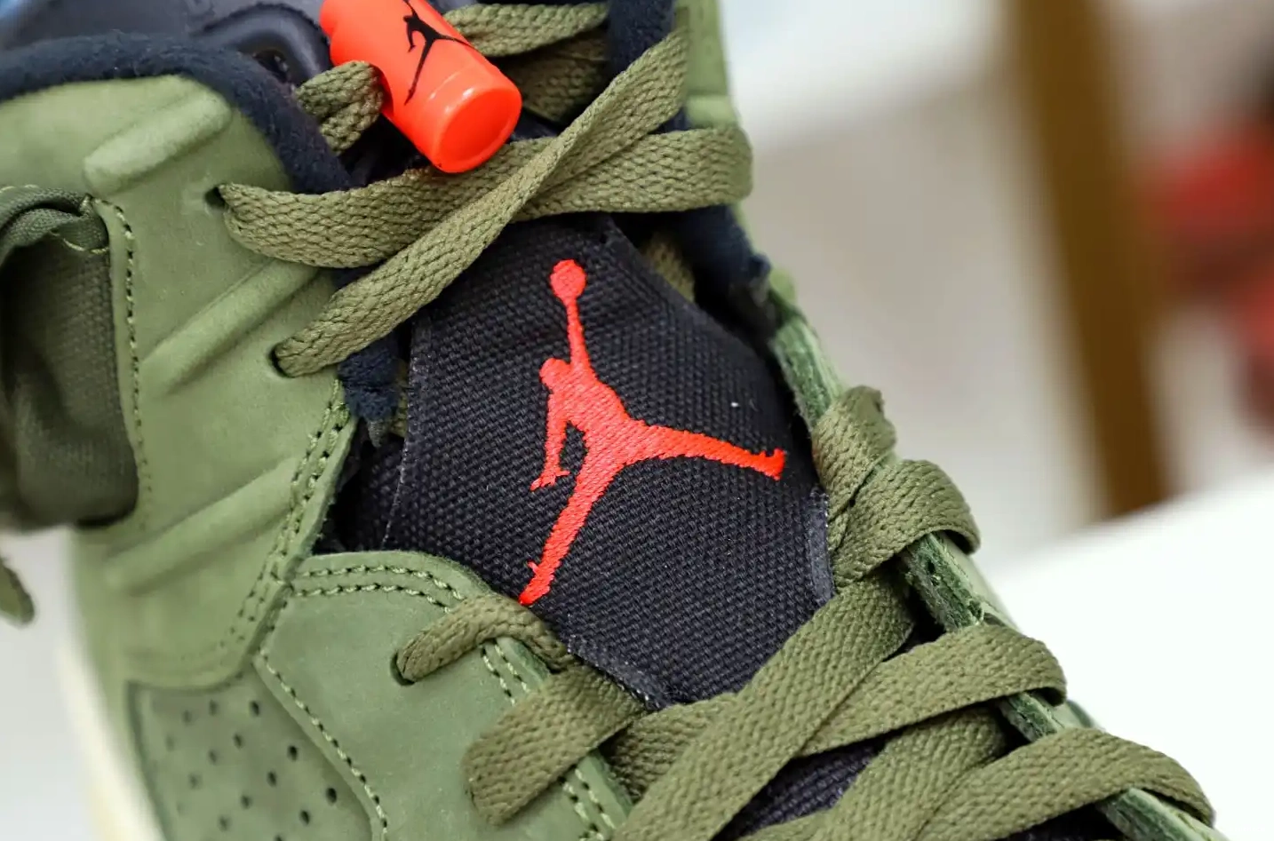6 JORDAN SCOTT 'OLIVE' X RETRO TRAVIS AIR 0423